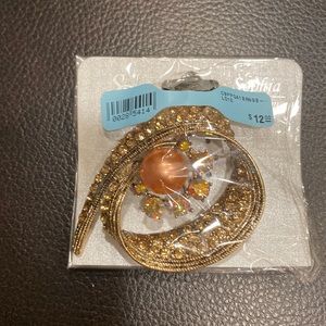 golden brooch